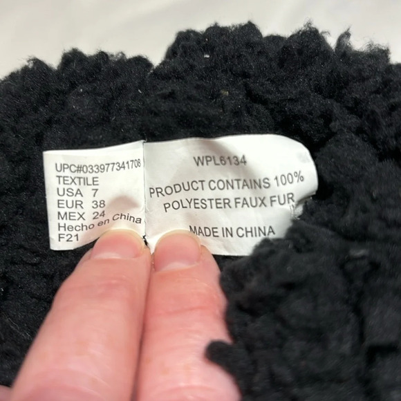 MUK LUKS BLACK FOLD OVER TALL BOOT
Cable Knit Winter Women’s size 7 - Picture 11 of 11